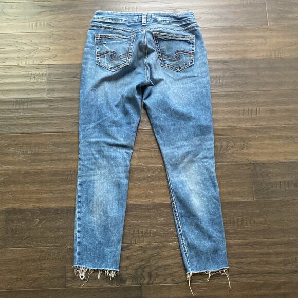 SILVER JEANS CO Girlfriend Jean Womens Sz 28 Topstitch Raw Hem Distressed - Picture 5 of 6